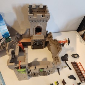 Playmobil 6002 Knights Green Wolf Castle 2013 with Box