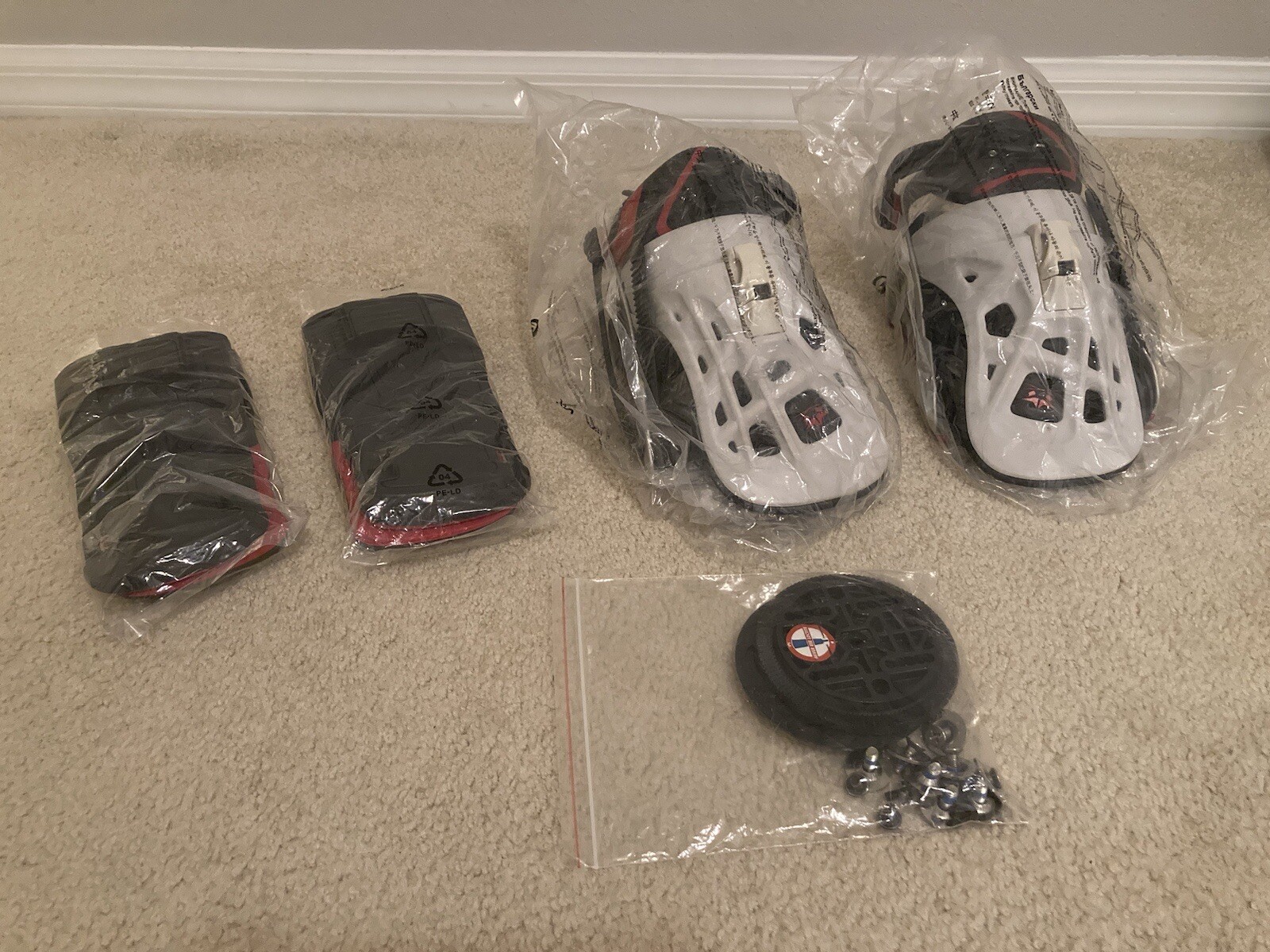 Rome SDS 390 Boss Snowboard Bindings Bone/Red/Black Flex Rating 6 Size S/M Men