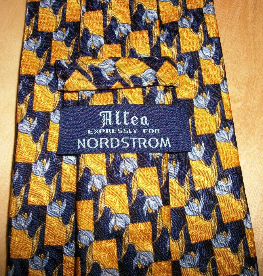 Corbata de seda para hombre con flores azules y doradas de Altea 58" de largo x 4" de ancho (D572) Foto 4 de 4