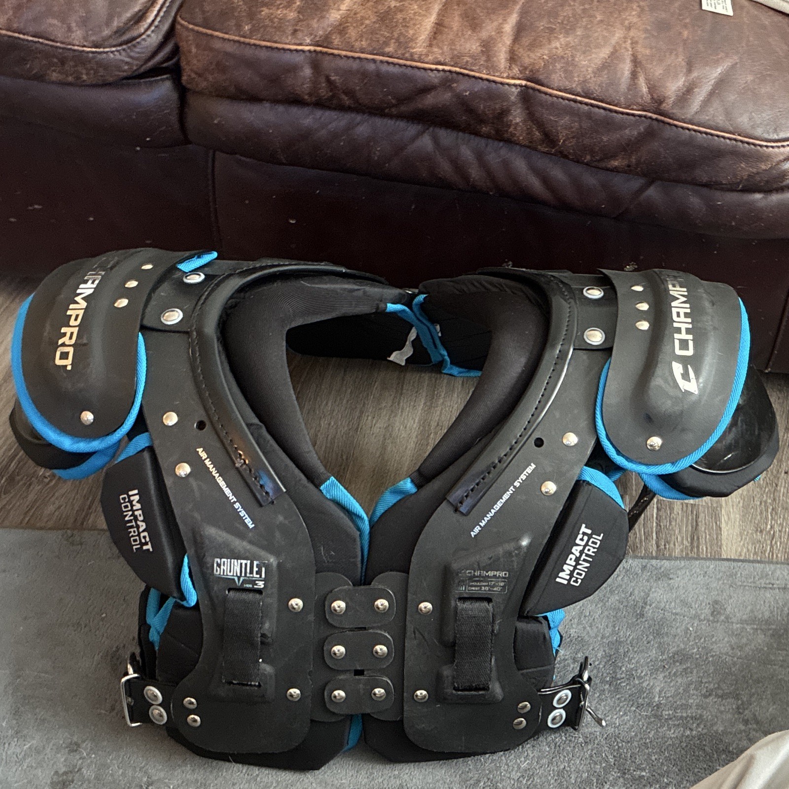 Champro Gauntlet IV 3 Football Shoulder Pads Padded Black/Blue Size L