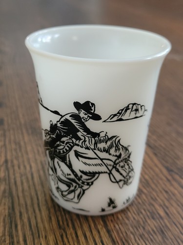 Vintage 1950’s Milk Glass Hopalong Cassidy Childs Small Lunch Glass 3.75” Tall - Picture 4 of 6