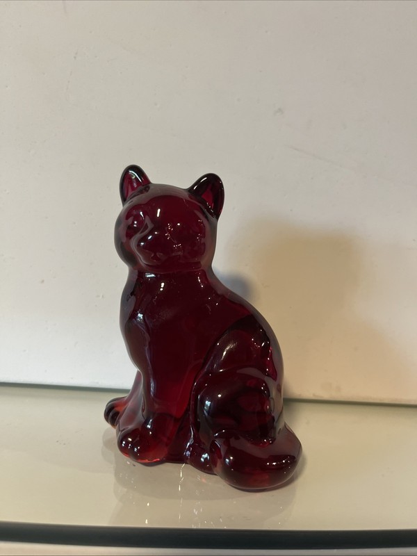 Vintage Fenton Red Amberina Glass Sitting Cat 
