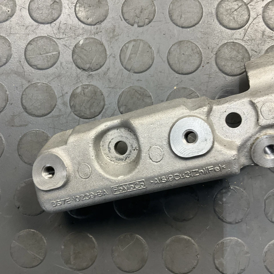 Ford Fusion 2014-2019 2,0 L bomba de refrigeración soporte OEM Foto 2 de 4