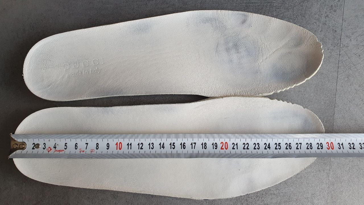 Gucci Interlocking GG Logo Red Python Low Top Sne… - image 9