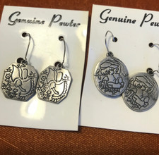 LOT OF 2 VINTAGE PEWTER LITTLE GIRL BOY FLOWERS EARRINGS 1970's DANGLE NOS NOI