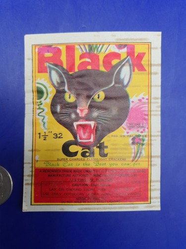 2 ORIGINAL 1970's Class V Black Cat & Thunder Bomb Firecracker Fireworks Label - Picture 3 of 4