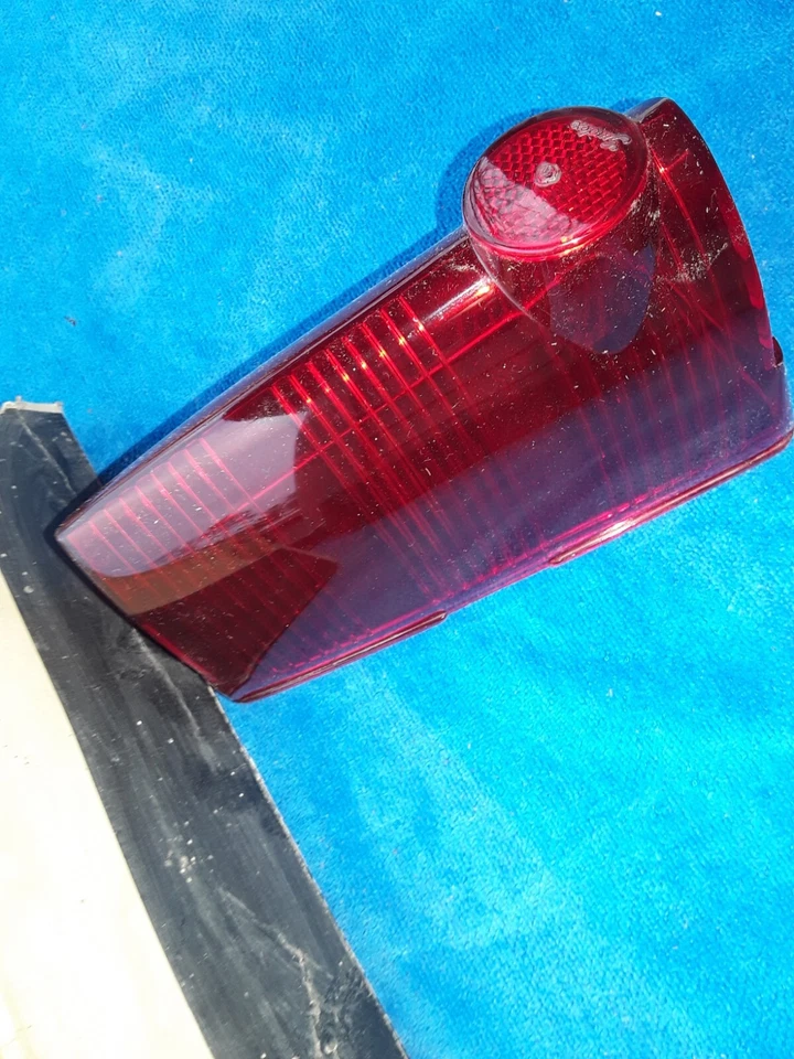 Nuevo de Lote Antiguo GM 1963 PONTIAC CATALINA BONNEVILLE LH LUZ TRASERA LÁMPARA LENTE PARADA TRASERA 63 NUEVO Foto 3 de 4