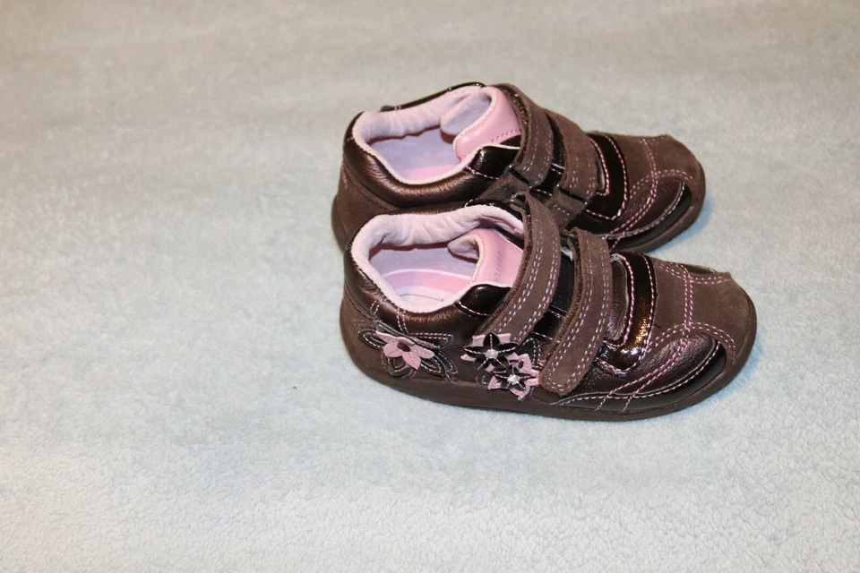Zapato Stride Rite Darling Dora marrón talla 7,5 M en muy buen estado Foto 2 de 4