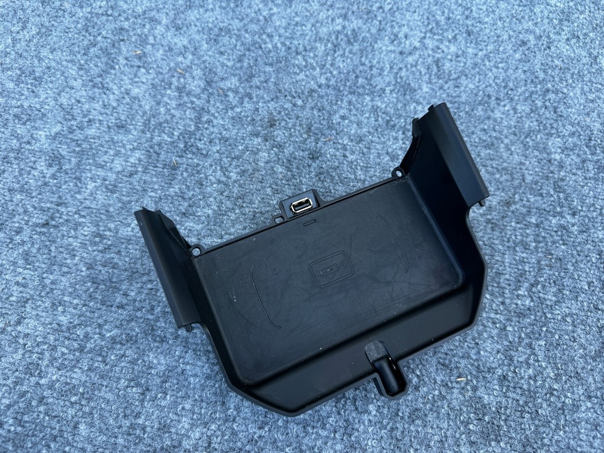 CENTER CONSOLE WIRELESS PHONE CHARGER BMW 530I M5 540I G30 (2017