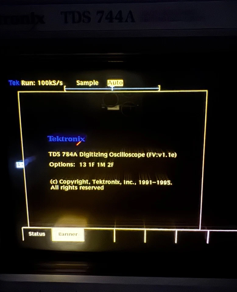 Osciloscopio Tektronix TDS744A ACTUALIZADO a TDS 748A 1GHZ 4GS/s Opt 13 1F 1M 2F Foto 2 de 4