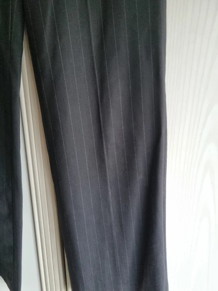 Próximo Pantalón Traje de Lana Ligero a Rayas Frente Plano Talla 10, Usado Una Vez Foto 2 de 4