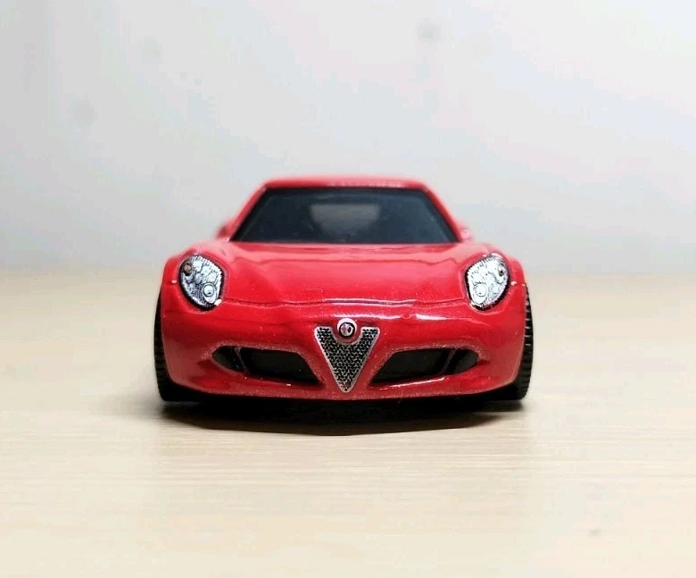 Matchbox 2014 Alfa Romeo 4C Red (Loose) 1:64 - Image 2 of 4