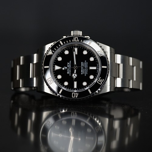 Rolex Submariner (No Date) 124060 2025 Full Set Mint Condition New Style Box