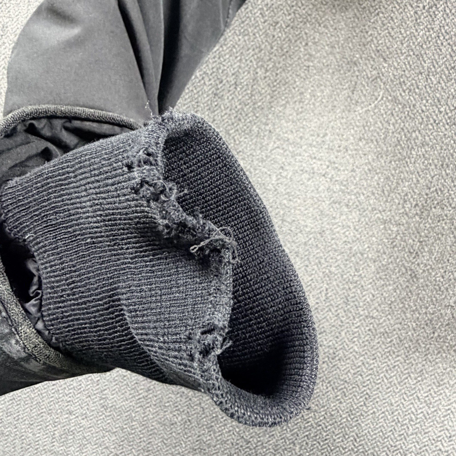 Canada Goose Burnett Jacket Black Men’s Medium M Hooded Down Parka Coat thumbnail 18