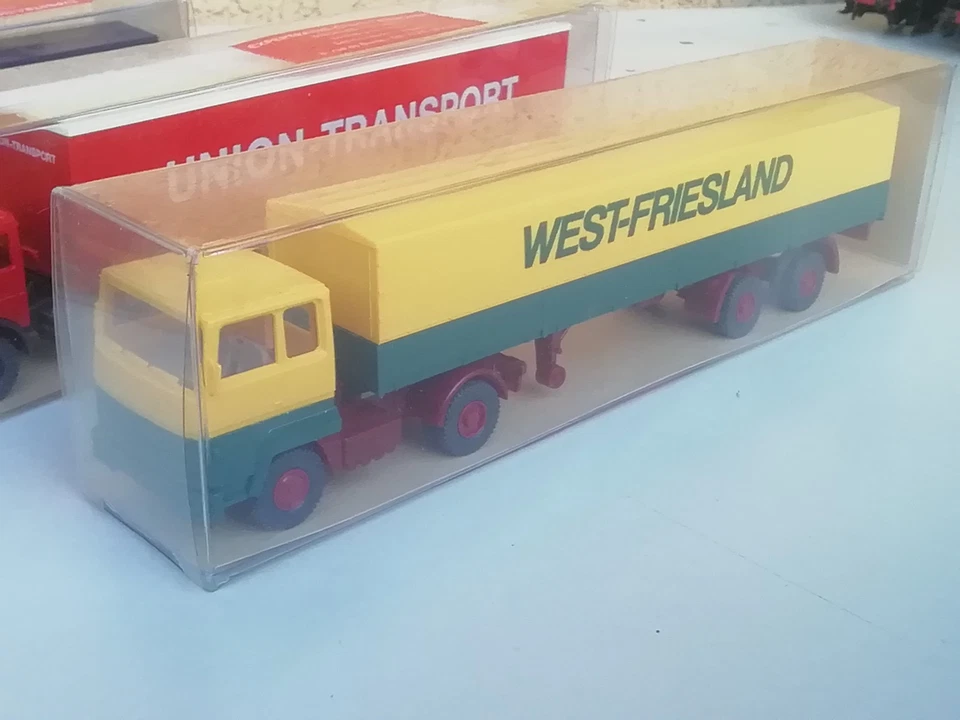 CAMION LOTTO 6 CAMION+1 FURGONE TRANSPORTER:1 MOTRICE+3 ARTICOLATI+2 AUTOTRENI - Immagine 4 di 4