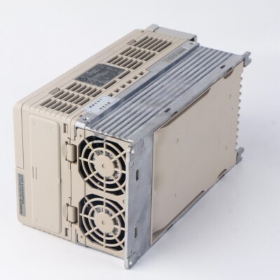 1PC NEW Yaskawa V1000 inverter CIMR-VA2A0030FAA 7.5KW/5.5KW 220V