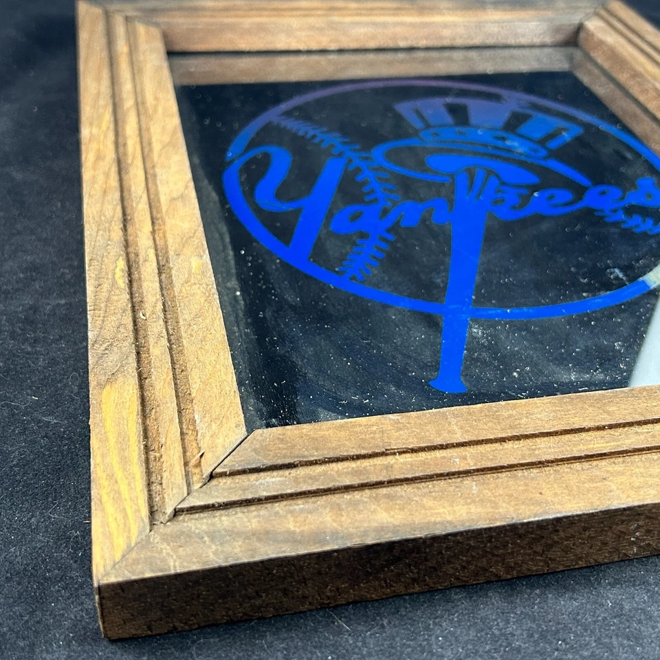 NEW YORK YANKEES AZUL LOGO MADERA MARCO CARNAVAL ESPEJO VIDRIO 10" X 11.5" DE COLECCIÓN Foto 4 de 4