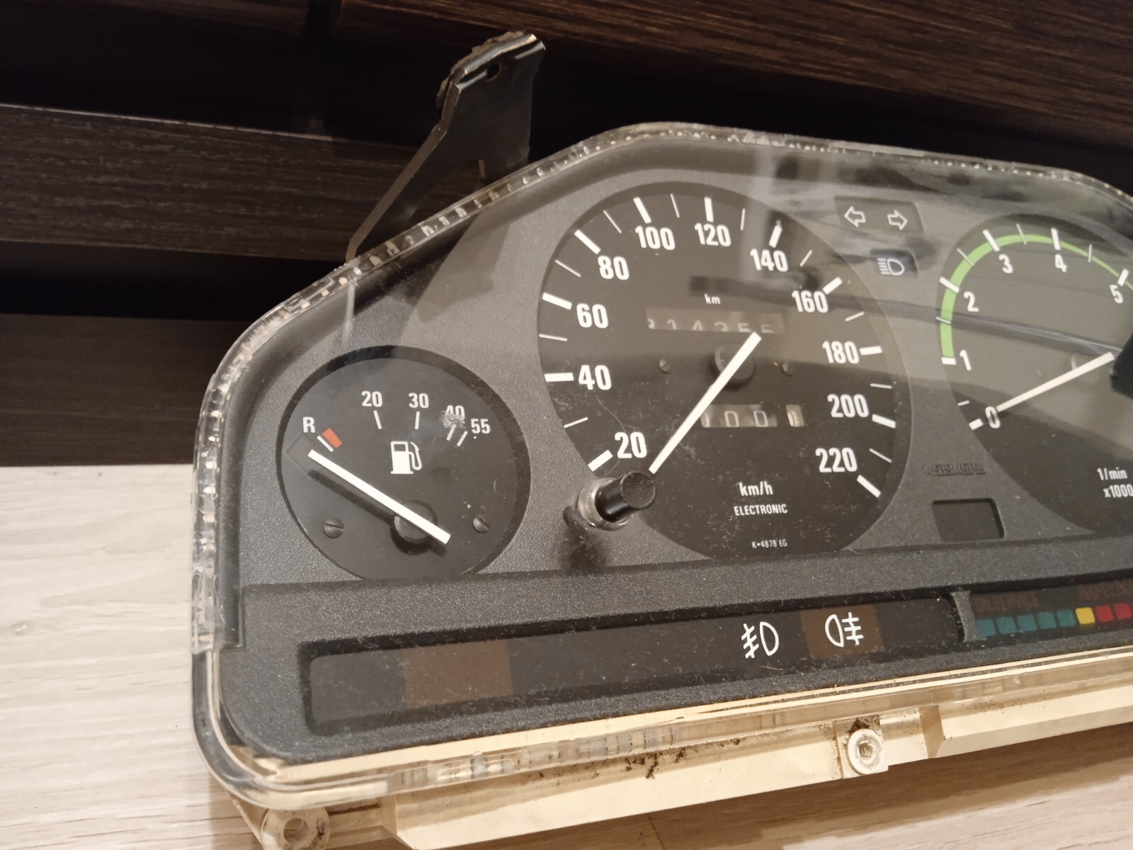 RARE Green BMW E30 Instrument Gauge Cluster Speedometer, 220 KM/H