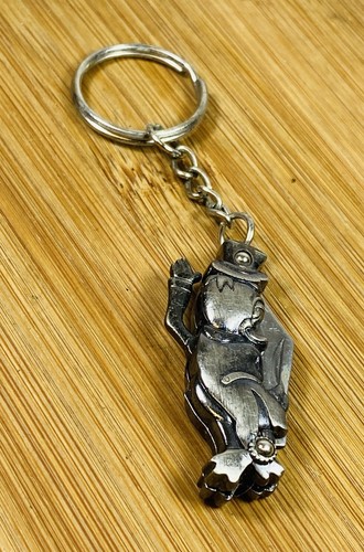 Vintage Donald Duck Mini Pocket Knife Metal Cute Micro Keychain Rare! - Picture 4 of 5