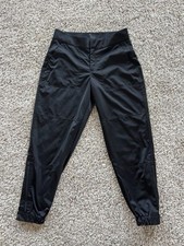 Athleta Radiant Jogger 4P Black Zippers Pockets excellent condition lightweight