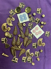 Konvolut  56 Stück Landhaus  Trachten Kinder Knopf bemalt 2-Loch Braun Beige