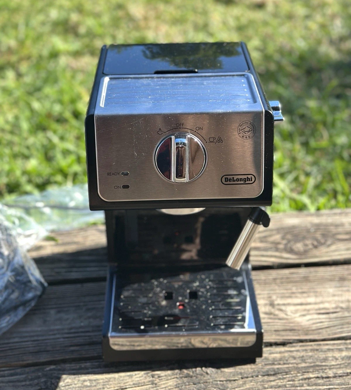 DeLonghi Espresso Cappuccino Maker Machine 15 Bar Pump Steam ECP3220 - AS IS