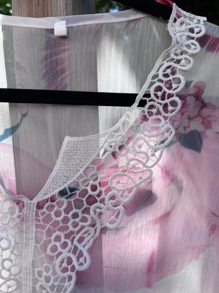Tunique légére femme Taille XXL , blanc motifs fleurs et papillons - Photo 3/4