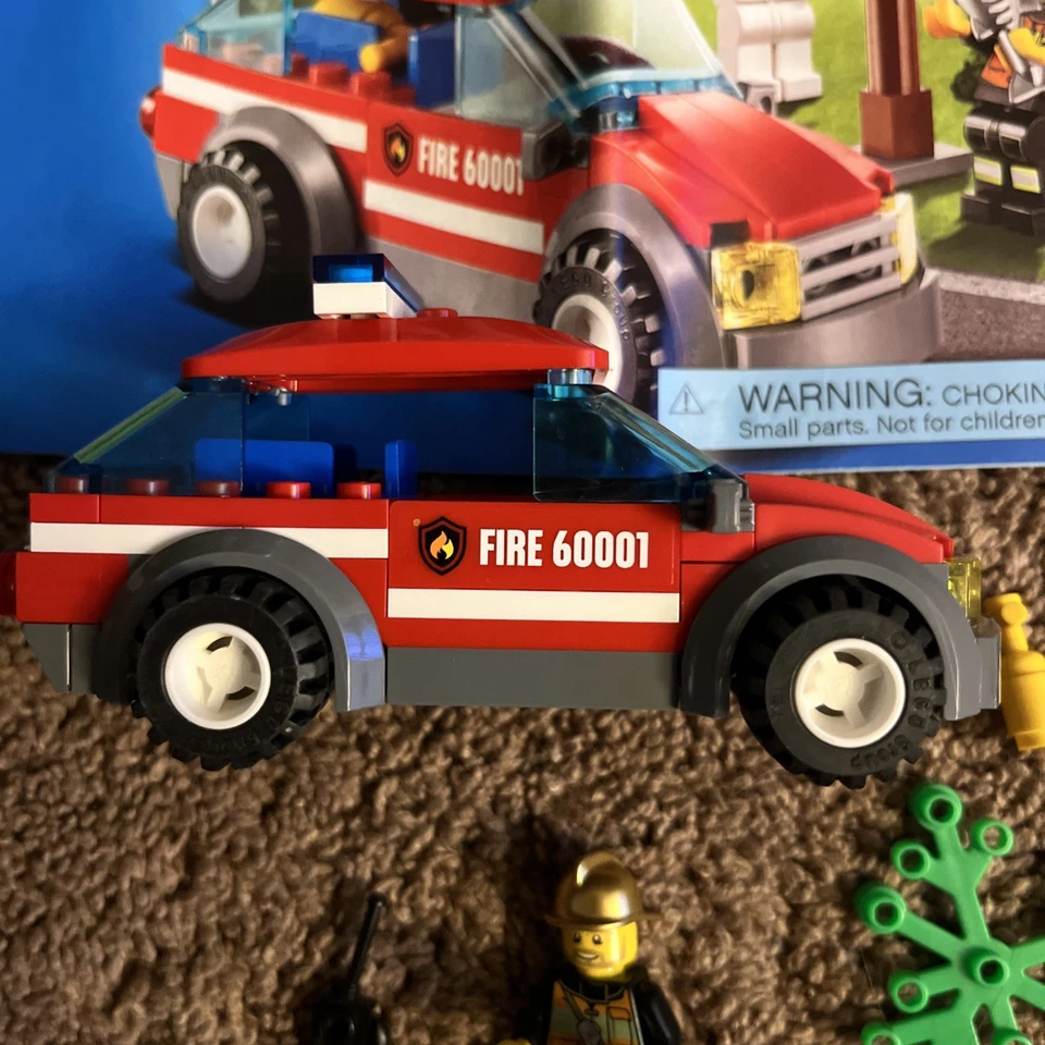 60001 LEGO City Fire Chief Car (80 piezas e instrucciones, minifiguras) Foto 2 de 4