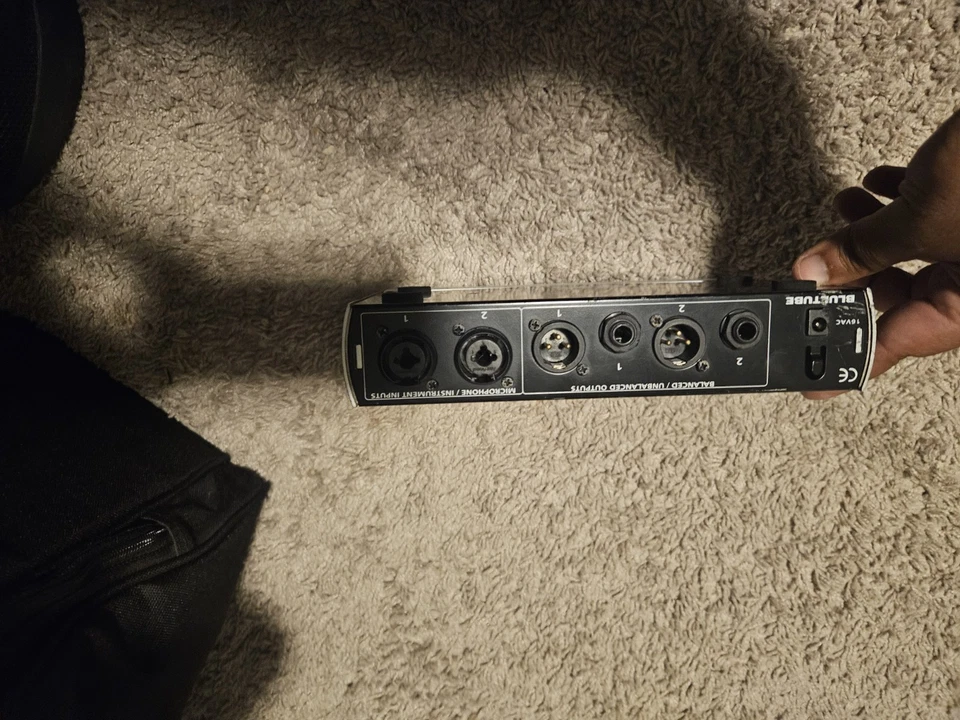 Preamplificador de tubo de vacío de micrófono/instrumento de doble trayectoria PreSonus BlueTube Foto 2 de 4