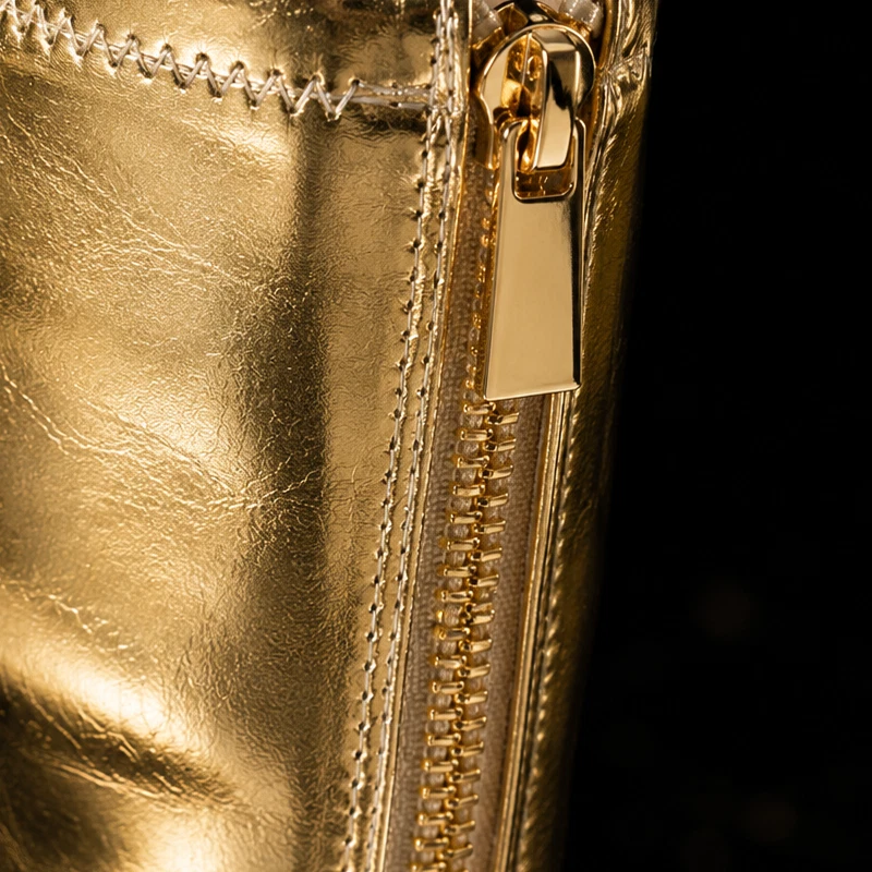 Back zip detail