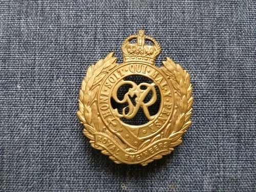 #129 – WW2 ERA ROYAL ENGINEERS CAP BADGE