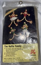 Vtg LeeWards RAffia Art Family Set Of 4 Craft Kit NIP