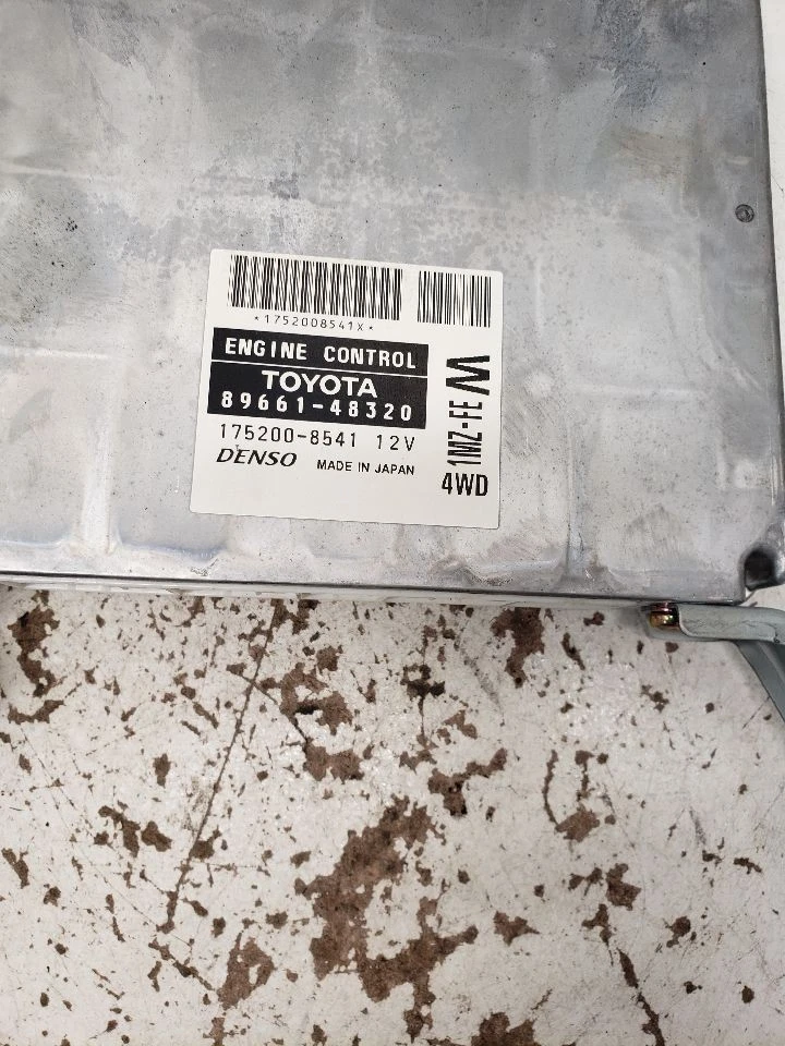 Módulo de control electrónico ECM del motor tablero derecho compatible con 02 LEXUS RX300 1383065 Foto 2 de 4