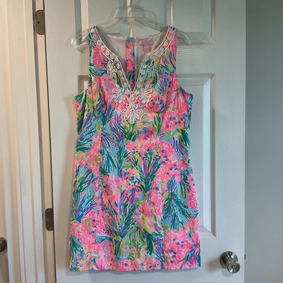 Lilly Pulitzer Gabby Stretch Shift Dress Multi Fan Sea Retail $198 Embroidered - Image 1 of 4