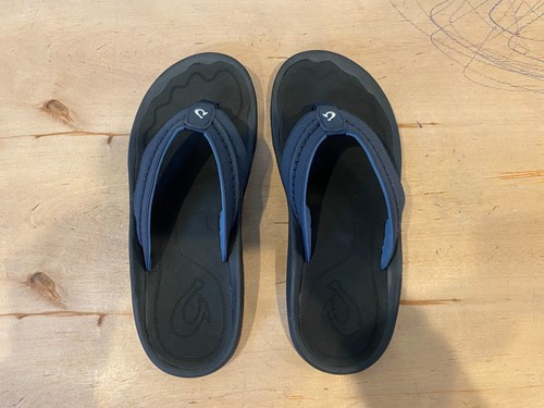 NWOT/B Men's OluKai Hokua Flip Flop Sandals , Black / Navy Blue , Sz 10 - Picture 3 of 9