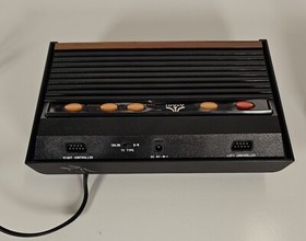 Atari vintage Flashback 2 video game console 2 wireless controllers power supply