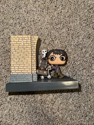 Funko Pop! Moments: Harry Potter - Harry Potter Entering Platform 9 3/4