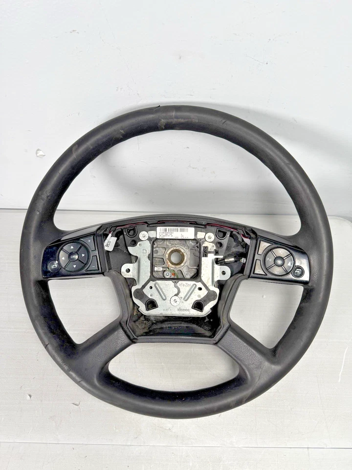 Volante Freightliner Cascadia 2020 18" A14-19622-000 Foto 2 de 4