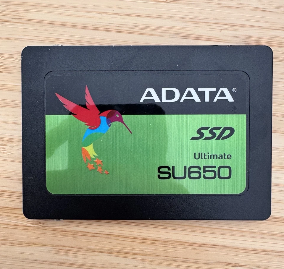 ADATA Ultimate SU650 120GB 2,5 Zoll SATA III Interne SSD (ASU650SS-120GT-R)