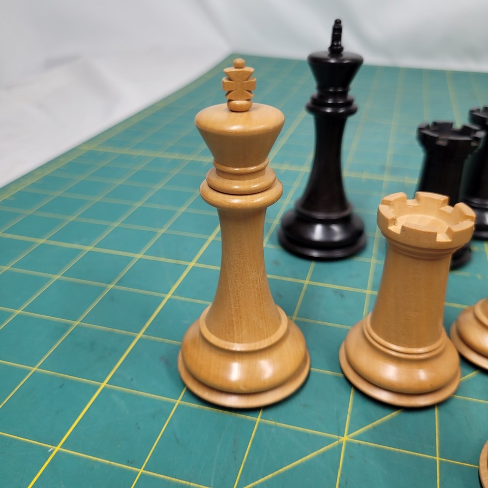 Staunton Verona Black & Boxwood Chess Replacement Pieces Pawns Kings ...