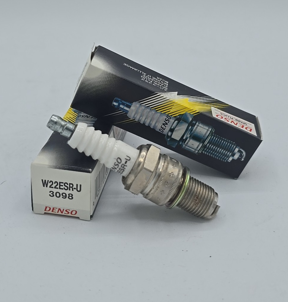 Lot of 2 NIB Denso 3098 U-Groove Spark Plugs-W22ESR-U SP-11