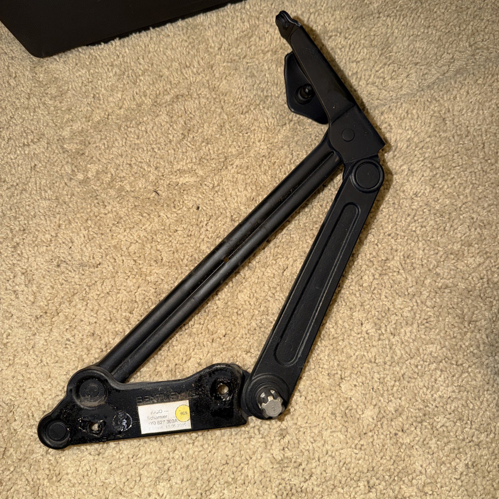2011-2019 Bentley Mulsanne Rear Trunk Lid Hinge 3Y0827302A