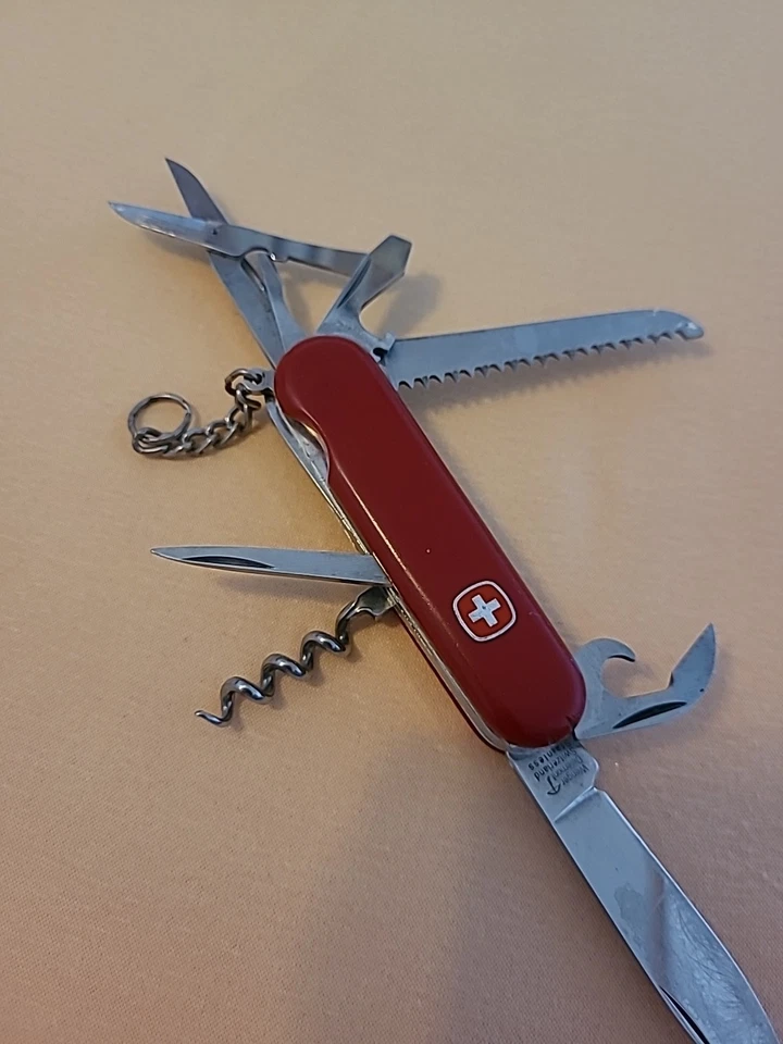 Victorinox Wenger Huntsman Swiss Tool  gebrauchter Zustand leatherman Karabiner  - Bild 3 von 4