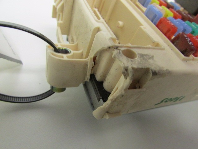 Maserati Quattroporte, LH, Left Dash Fuse Box, Used, Cracked, P/N 221967