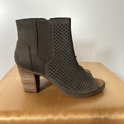Toms Womens Majorca Peep Toe Booties Olive Green Perforated Suede Heels Size 7