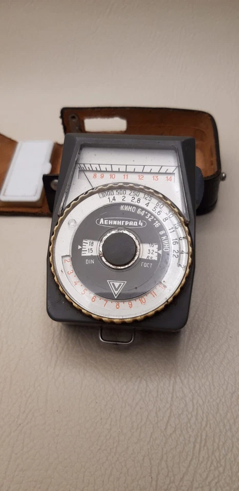 Medidor de luz vintage Lenigrad 4. funcionando correctamente en estuche original Foto 3 de 4