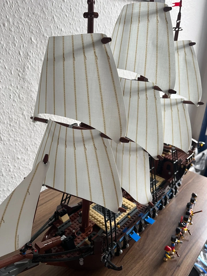 LEGO Pirates 10210 Imperial Flagship, photo 4 of 5