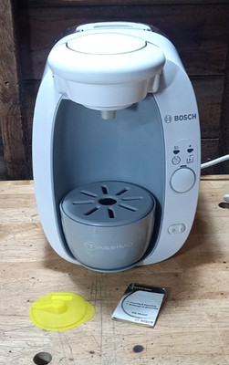 Bosch Tassimo TAS2003UC Coffee Maker Brewer   White   Tested & Working
