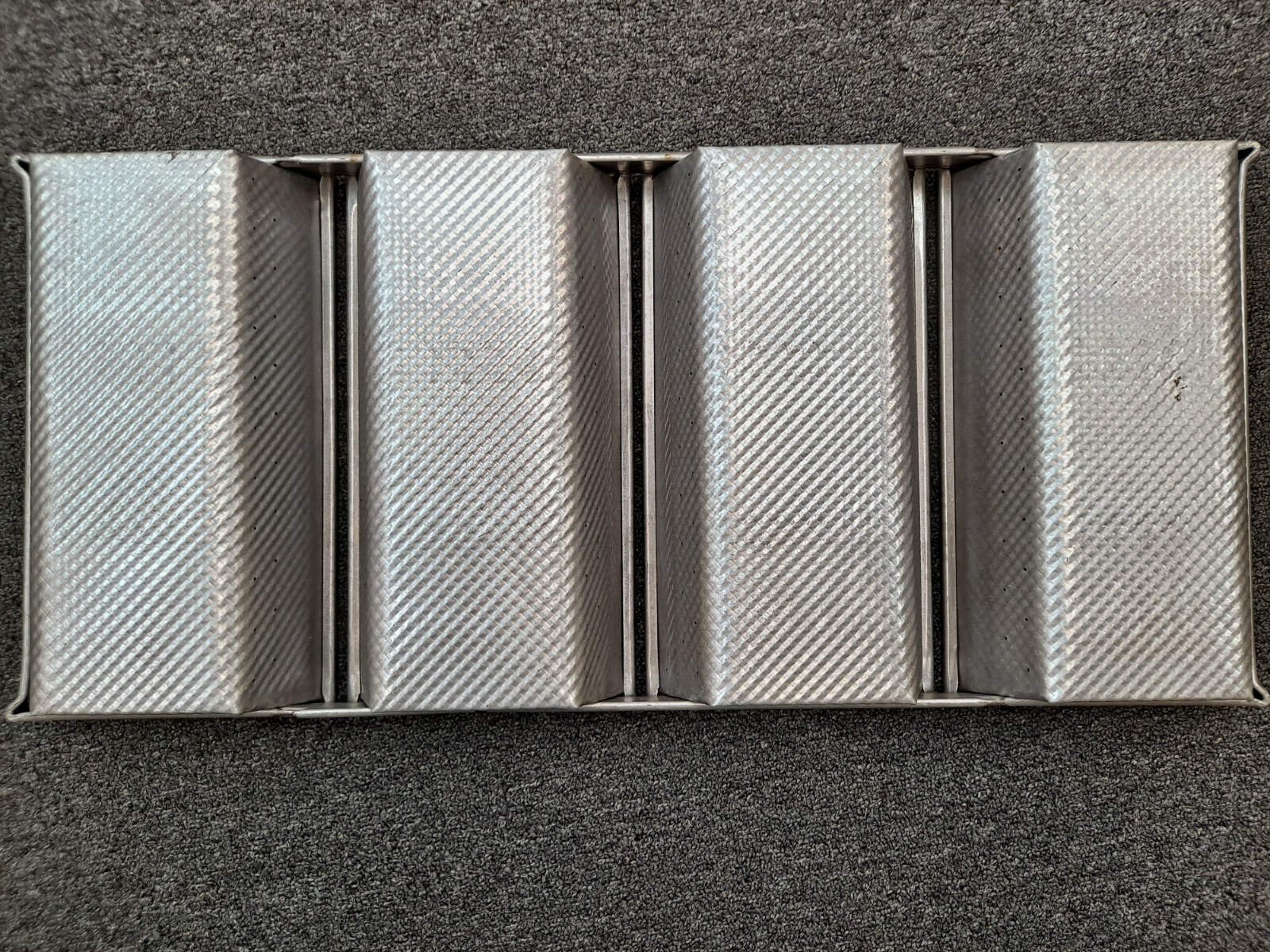 4 Strap Open Top Bread Pans