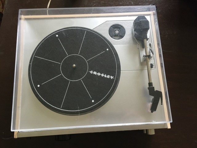 crosley player turntable with detachable speakers & bluetooth